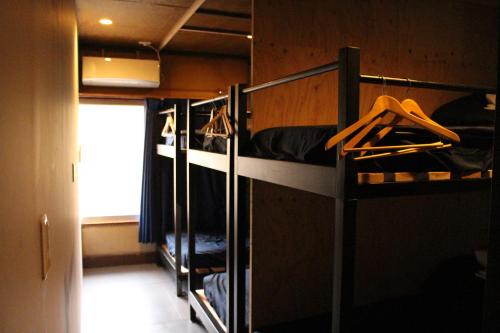 Kamp Houkan-cho Backpacker's Inn & Lounge - Accommodation - Okayama