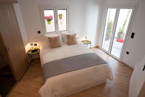 Modern 2bed 2bath loft in Acropolis area, Athens