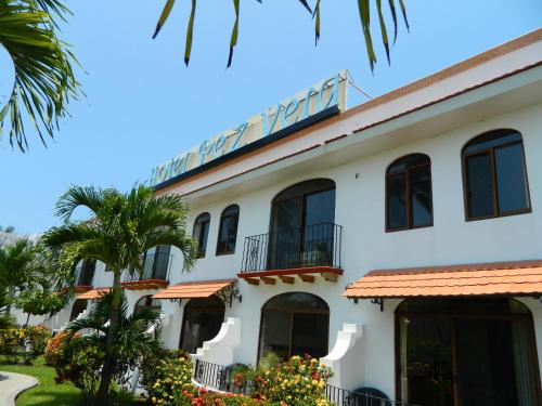 外部景觀, 佩斯貝拉酒店 (Hotel Pez Vela) in 曼薩尼約市中心