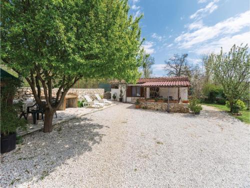  One-Bedroom Holiday Home in Baderna in Baderna