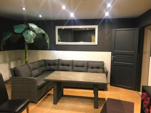 Hotel Emmi - main image