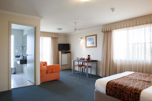 แมนดาริน โมเทล (Mandarin Motel) in แมคส์วิล