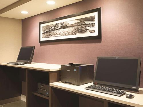 La Quinta by Wyndham Baltimore BWI Airport in Linthicum Heights, USA
