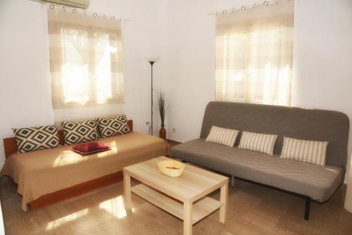  Jo apartments in Gavrio