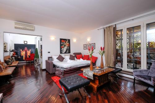 Amazing Penthouse with Terrace by Caracalla - image 7