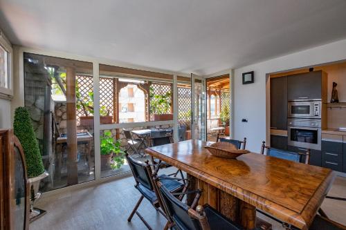 Amazing Penthouse with Terrace by Caracalla - image 11