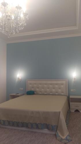 1 queen bed, 1 sofa bed
