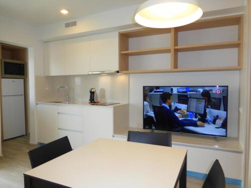 Rentalmar Alboran Family Plus Rentalmar Alboran family suites is perfectly located for both business and leisure guests in Salou. Offering a variety of facilities and services, the property provides all you need for a good nights