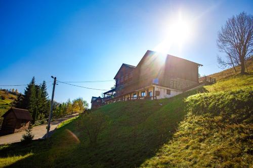 Georgiy - Accommodation - Oryavchyk