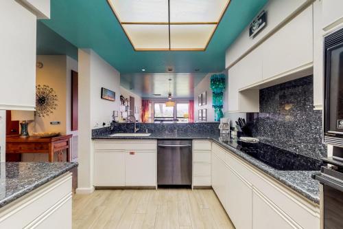 2 Bed 2 Bath Apartment in Shores at Waikoloa