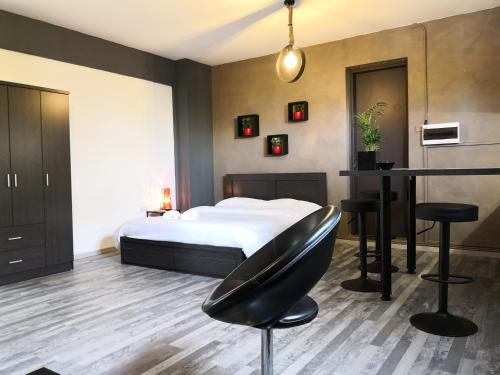 The room 5