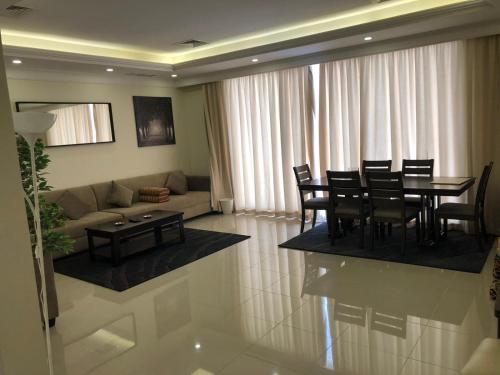 The Diamonds (Families Only ) in อัลคีราน