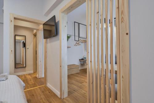 A.P. Acropolis View Apartments - image 9