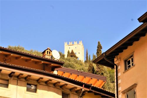 Arco Casa Segantini 