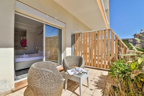 Suite with Terrace and Pool View - Ground floor