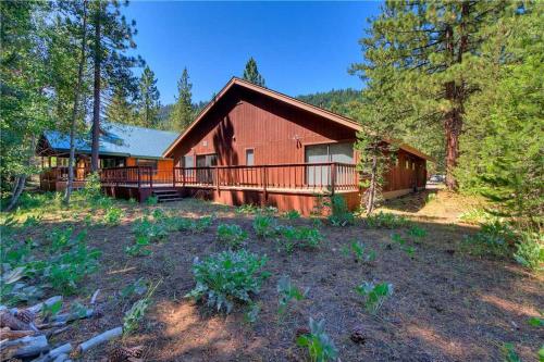 Spacious Riverfront Home - image 5