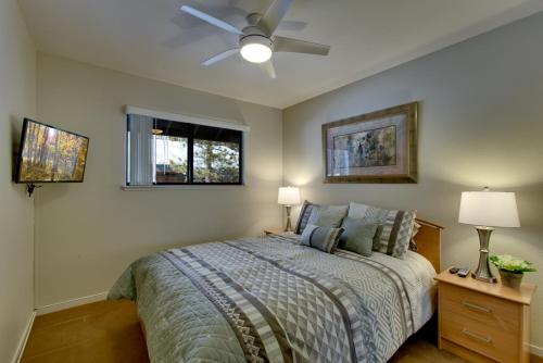Spacious Riverfront Home - image 6