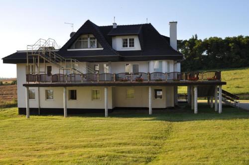 ทางเข้า, Hotelik Dworek Legnickie Pole 4km od Legnicy in เลกนิกา