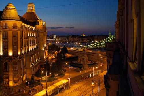 Five Season's Apartment, Budapešť