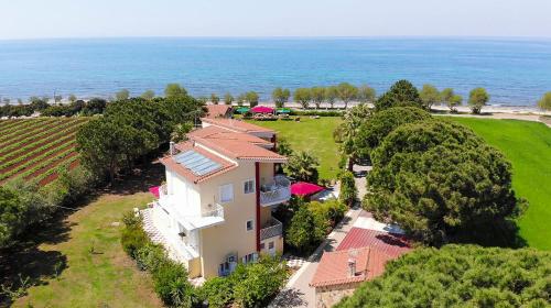  Irida Beach Resort Suites, Kyparissia bei Khalkiás