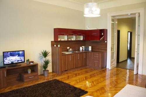 Five Season's Apartment - image 11