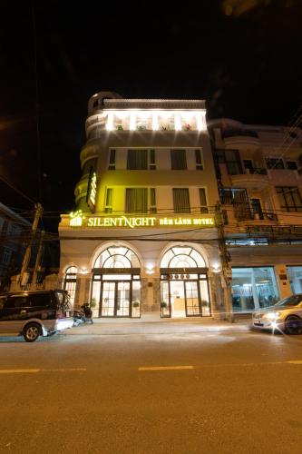 Silent Night Dem Lanh Hotel