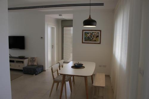 المرافق, negevibe in Sde Boker