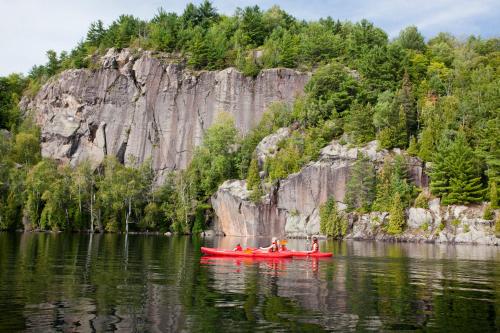 Auberge du Lac-à-l'Eau-Claire