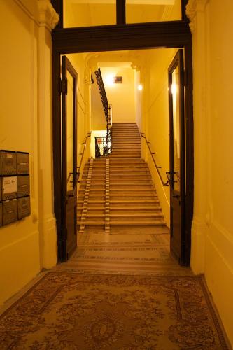 Five Season's Apartment - image 13