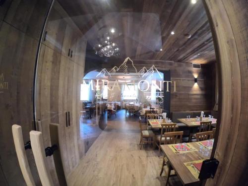 Restorāns, Hotel Ristorante Miramonti in Val Masino