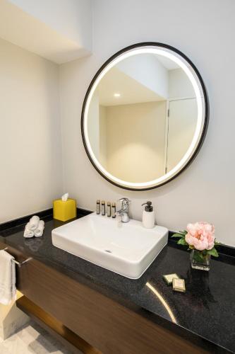 Deluxe Double Room with Two Double Beds image 4