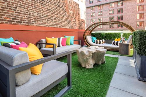 Staypineapple, An Artful Hotel, Midtown New York, New York