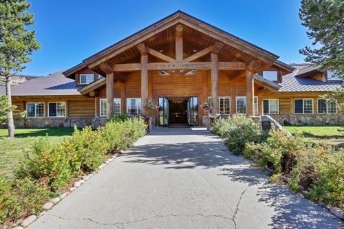 Ulaz, Headwaters Lodge & Cabins at Flagg Ranch in Moran (WY)