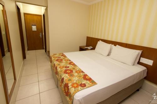 Gelps Hotel – Rio Verde, TX