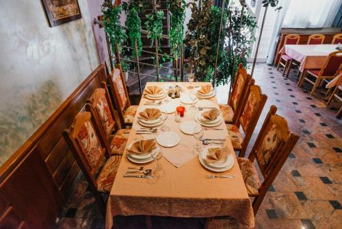 ห้องอาหาร, Guest House Sv. Nikola in เซสเวตสกี คราลเยเวซ