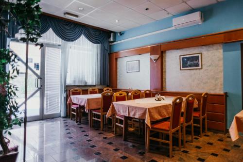 ห้องอาหาร, Guest House Sv. Nikola in เซสเวตสกี คราลเยเวซ
