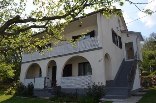  Apartman Leko in Opric