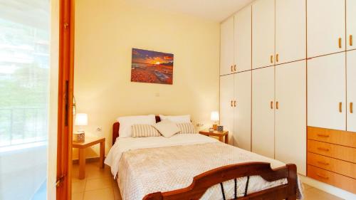  Jim's Place in Antikes Epidauros