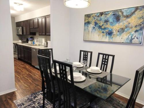 Desirable Condo in Central Raleigh in Raleigh, USA