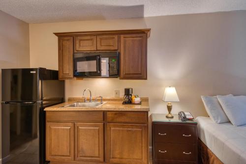Palms Garden Inn - image 5