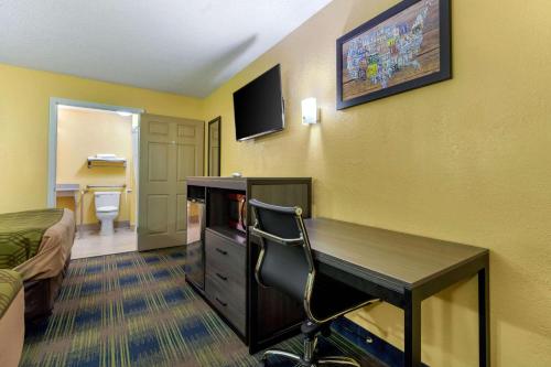 Econo Lodge Nashville Airport East