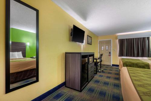 Econo Lodge Nashville Airport East