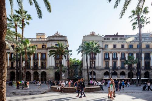 Ramblas Apartments - image 9