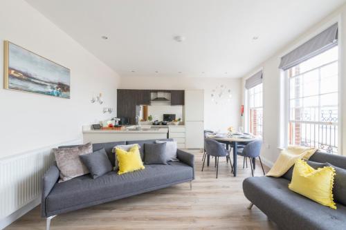South Quay Penthouse - 2 Bed