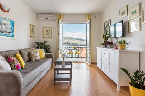  Apartments Rogulj in Trogir