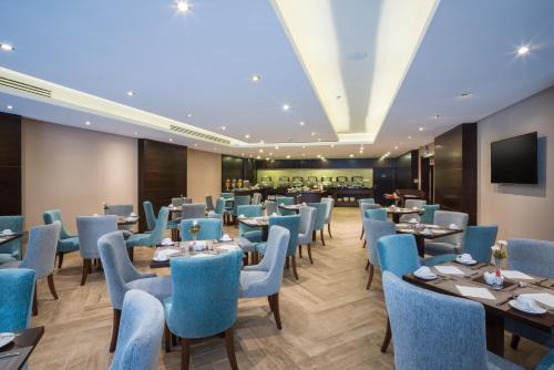 Restaurant, Naviti Warwick Dammam in Dammam