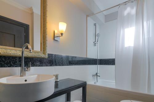 Rizzo Boutique Hotel - image 5