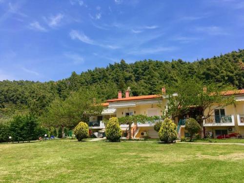  Seaside house beside the forest, Neos Marmaras in Neos Marmaras