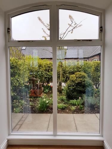 ทัศนียภาพ, Anniston Farm Cottages in อินเวอรูรี