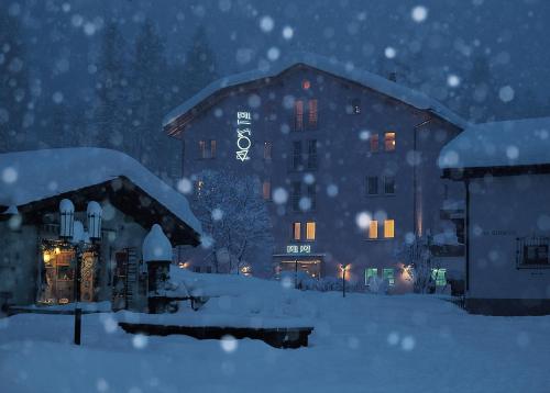 Hotel Post Sils Maria, Sils im Engadin bei Bögia